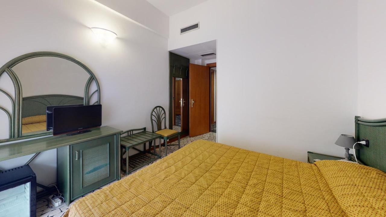 Hotel Zunino سبوتورنو المظهر الخارجي الصورة