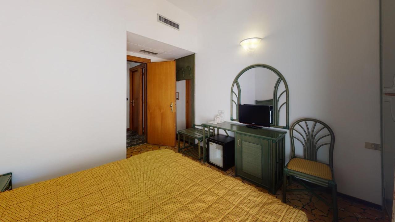 Hotel Zunino سبوتورنو المظهر الخارجي الصورة