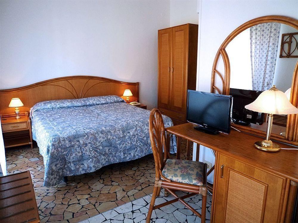 Hotel Zunino سبوتورنو المظهر الخارجي الصورة